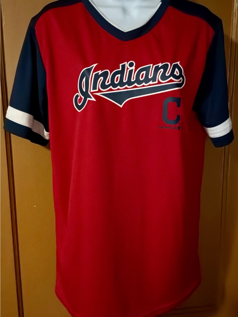 MLB Indians Red and Navy Short-Sleeve V-Neck Tee, Women’s L